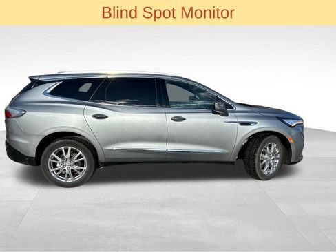 Used 2023 Buick Enclave Essence w/ Experience Buick Package image 4