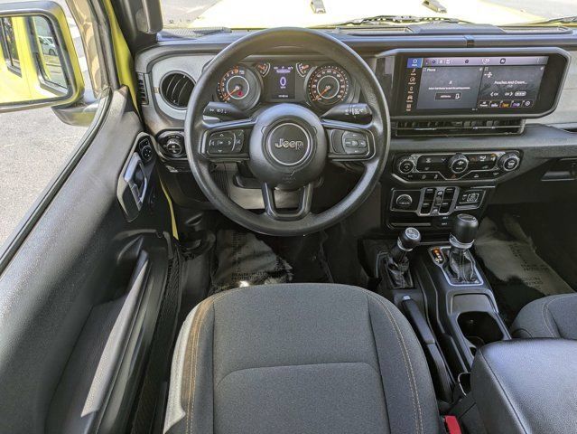 Certified 2024 Jeep Gladiator Sport AWD/4WD image 16