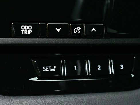 Used 2024 Lexus RX 500h F Sport w/ Convenience Package image 39