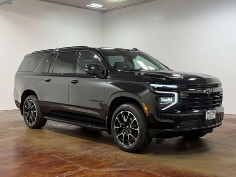 Used 2025 Chevrolet Suburban RST w/ Comfort Package AWD/4WD image 22