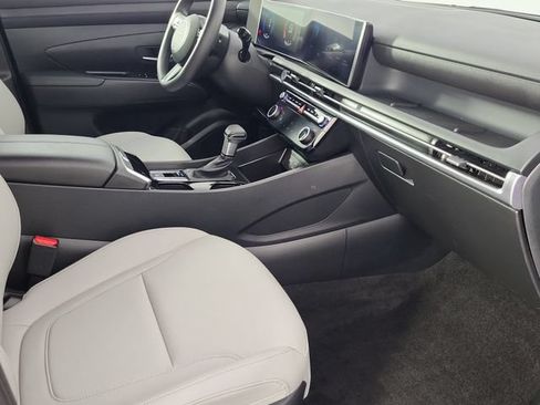 Used 2025 Hyundai Santa Cruz SEL AWD/4WD image 18