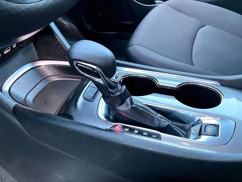 Used 2024 Chevrolet Malibu LT FWD image 16