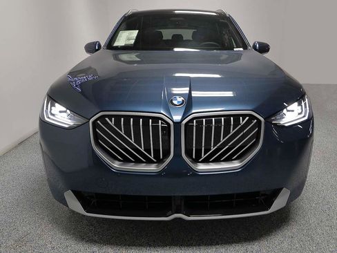 Used 2025 BMW X3 xDrive30i w/ Premium Package AWD/4WD image 2