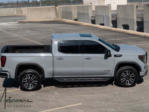 Used 2025 GMC Sierra 1500 AT4 w/ AT4 Premium Package image 29