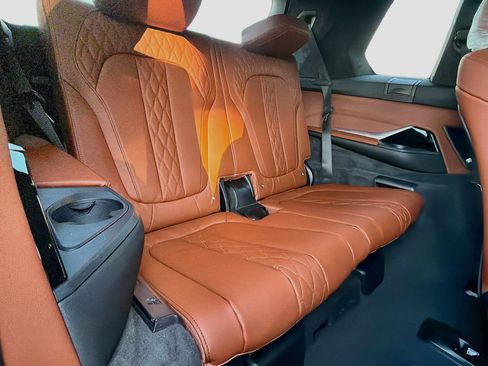 New 2026 BMW ALPINA XB7 AWD/4WD image 23