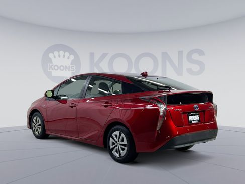 Used 2017 Toyota Prius Two image 10