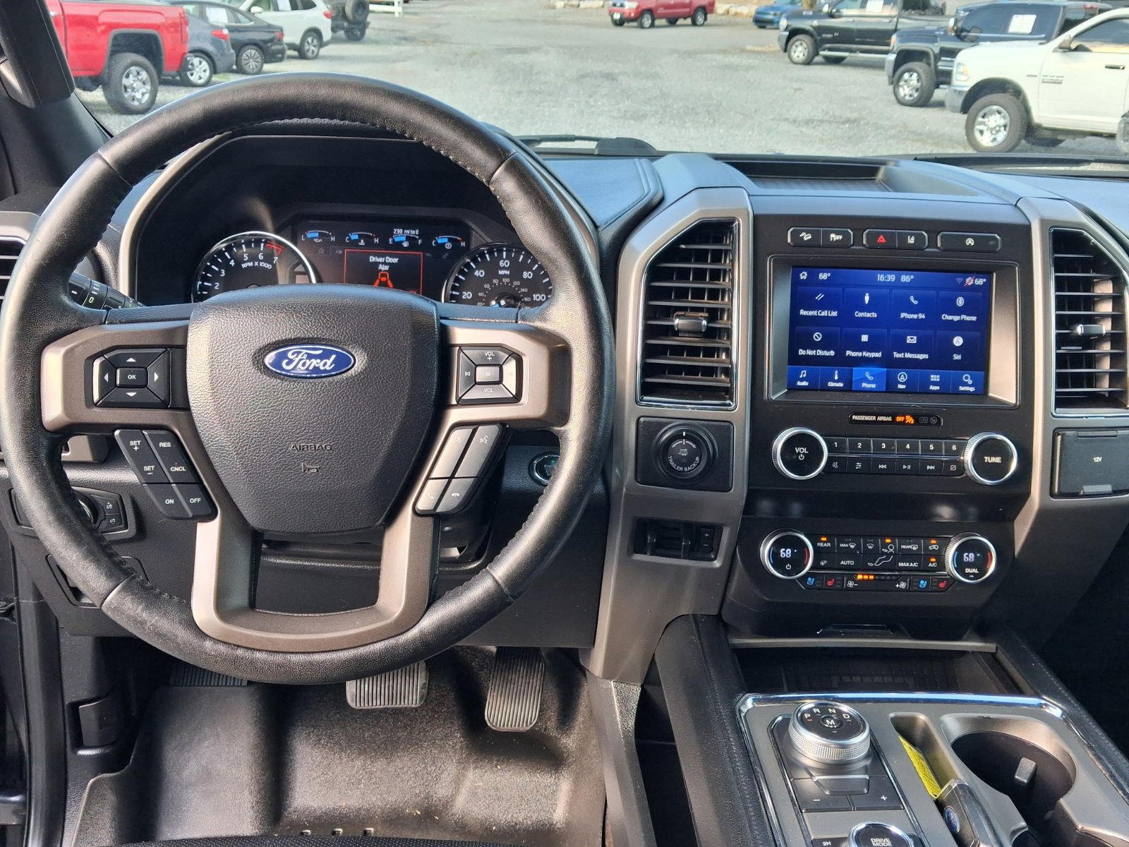 Used 2020 Ford Expedition XLT w/ Equipment Group 202A AWD/4WD image 12