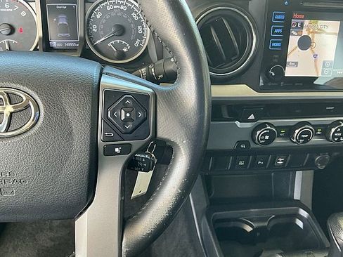 Used 2017 Toyota Tacoma SR5 w/ Tow Package RWD image 20