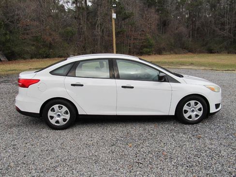 Used 2015 Ford Focus S image 6