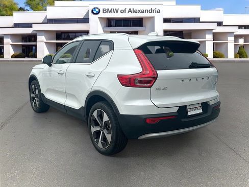 Used 2023 Volvo XC40 B5 Plus w/ Driver Assist Package AWD/4WD image 5