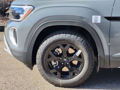 New 2026 Volkswagen Atlas Peak Edition image 7