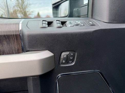 Used 2021 Ford F250 Lariat w/ Lariat Ultimate Package image 13