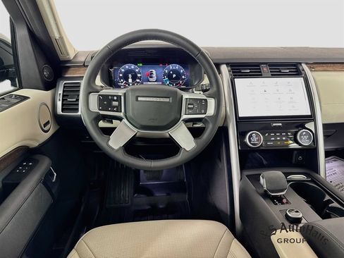 Used 2024 Land Rover Discovery S AWD/4WD image 29