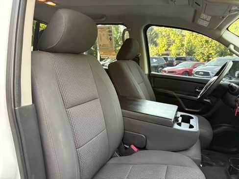 Used 2015 Nissan Titan SV RWD image 31