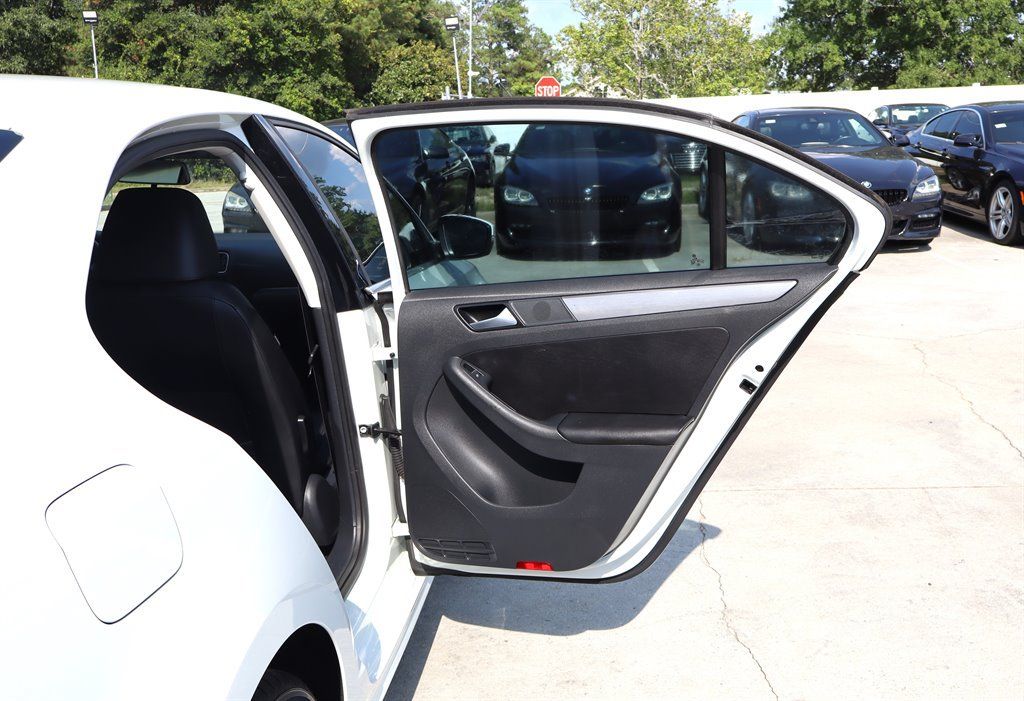 Used 2014 Volkswagen Jetta TDI FWD image 35