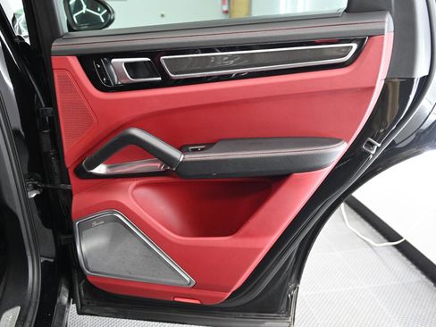 Used 2019 Porsche Cayenne Turbo w/ Sportdesign Package image 36