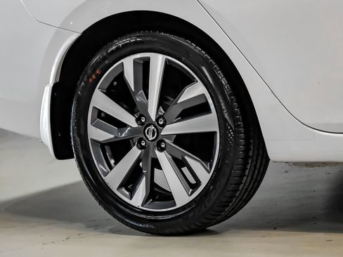 Used 2020 Nissan Versa SR w/ Convenience Package FWD image 53