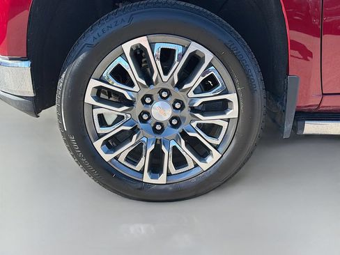 Used 2022 Chevrolet Silverado 1500 LTZ w/ Safety Package II AWD/4WD image 32