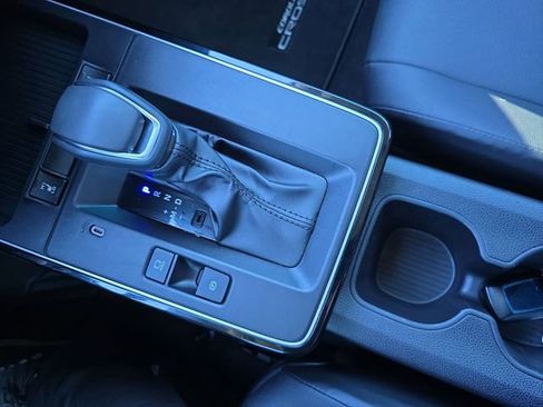 Used 2026 Toyota Corolla Cross XLE image 25