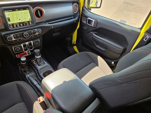 Used 2023 Jeep Gladiator Mojave w/ Cold Weather Group image 16