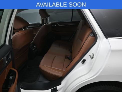 Used 2018 Subaru Outback 3.6R Touring AWD/4WD image 32