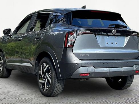 Used 2025 Nissan Kicks SV image 5