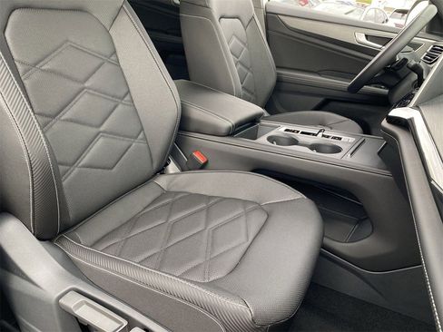 New 2026 Volkswagen Atlas Cross Sport SE image 7