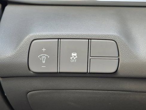 Used 2025 Hyundai Elantra SEL FWD image 20