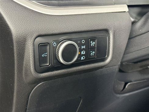 Used 2023 Ford Explorer XLT AWD/4WD image 15