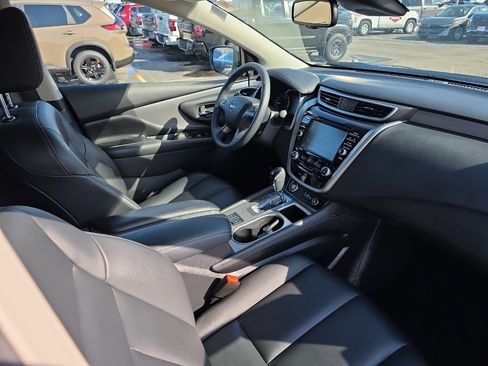Certified 2024 Nissan Murano SV w/ SV Midnight Edition Package image 9