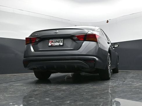 Used 2025 Nissan Altima 2.5 SV FWD image 63