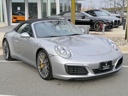 Used 2017 Porsche 911 Carrera 4S image 3