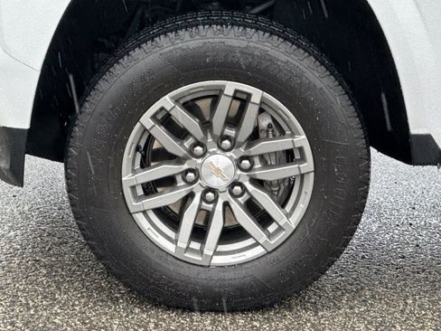 Used 2024 Chevrolet Colorado LT w/ LT Convenience Package image 22