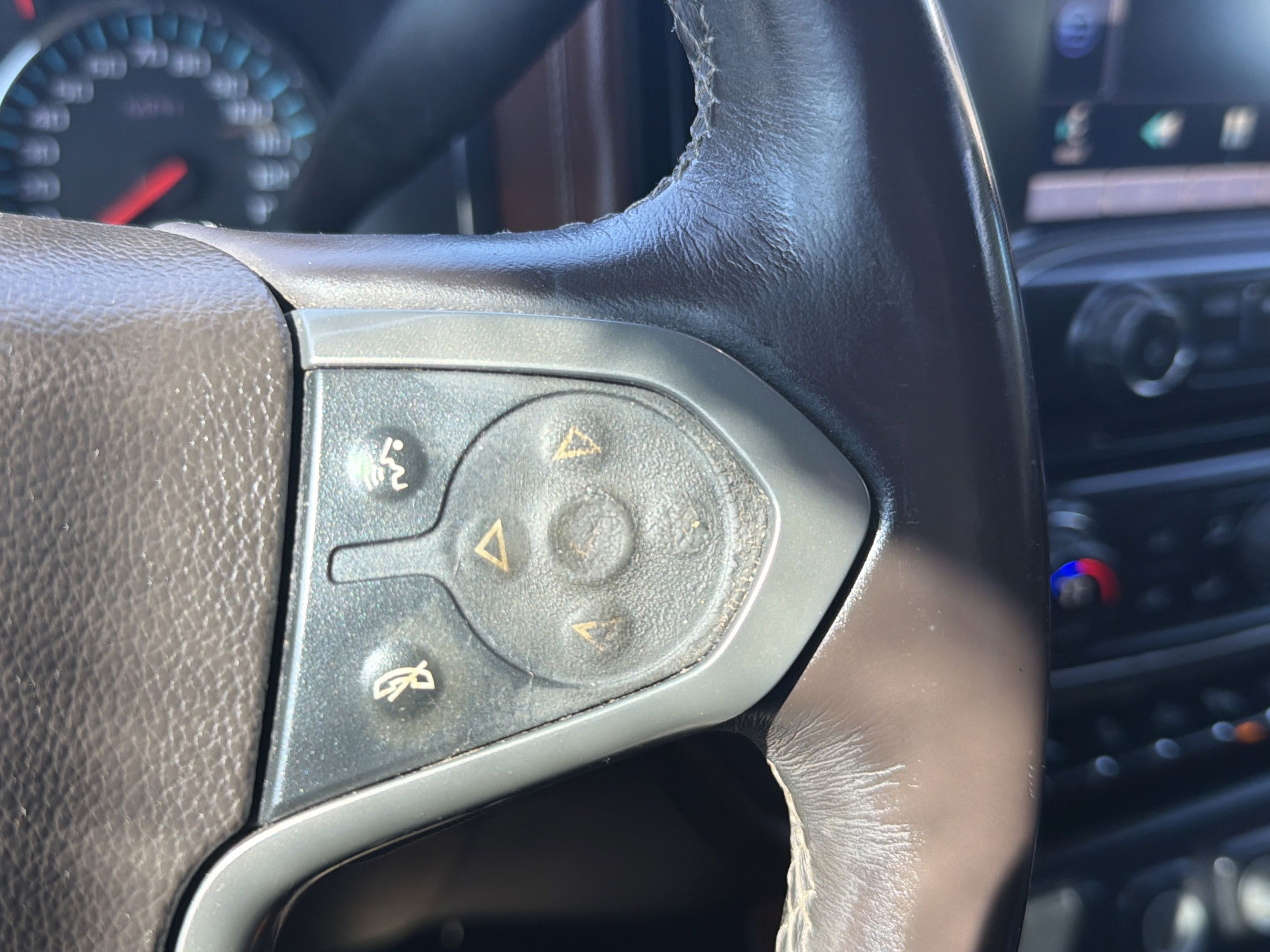 Used 2015 Chevrolet Silverado 2500 High Country w/ Duramax Plus Package AWD/4WD image 10