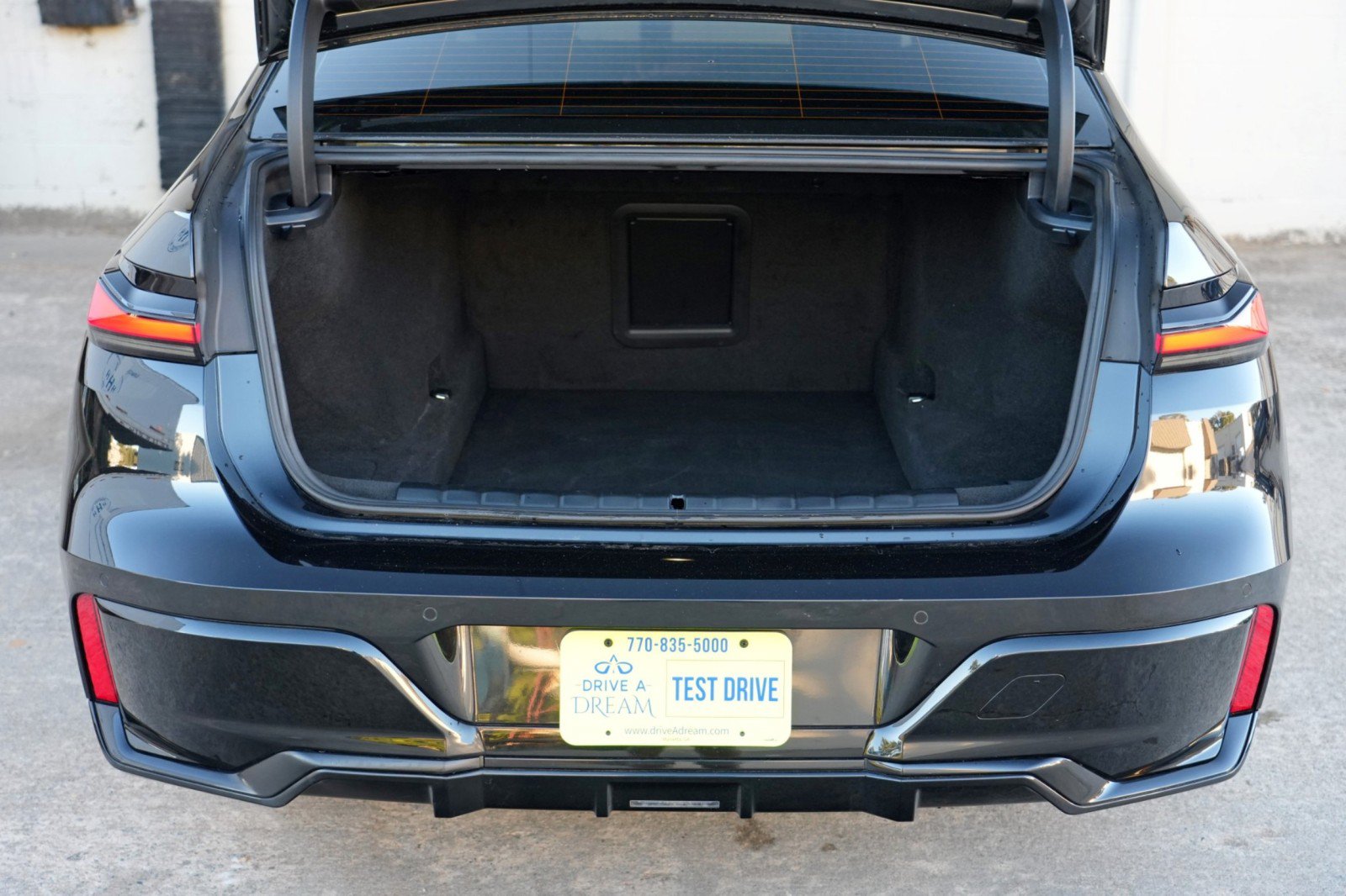 Used 2023 BMW 740i RWD image 10