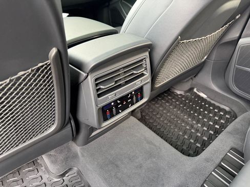 Used 2024 Audi SQ8 Prestige w/ Prestige Package image 20