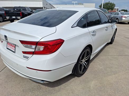 Used 2022 Honda Accord Touring image 6