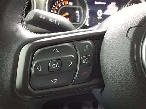 Used 2022 Jeep Gladiator Willys image 17