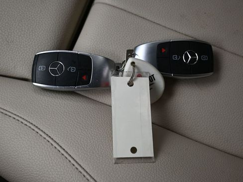 Used 2022 Mercedes-Benz GLA 250 w/ Premium Package Lite image 33