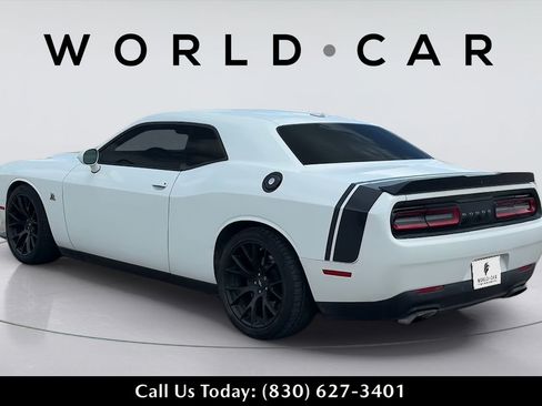 Used 2018 Dodge Challenger R/T Scat Pack w/ Dynamics Package RWD image 9