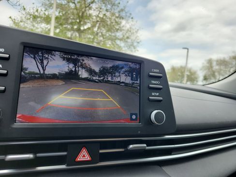 Used 2023 Hyundai Elantra SEL image 27