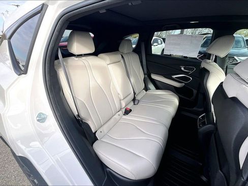 Used 2025 Acura RDX SH-AWD image 37
