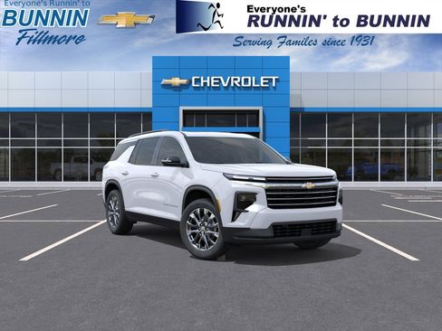 New 2026 Chevrolet Traverse LT w/ Sun and Wheel Package FWD image 1