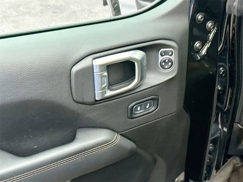 Used 2023 Jeep Wrangler Unlimited Sahara image 19