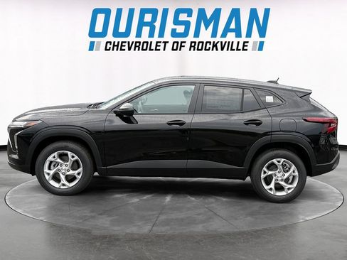 New 2026 Chevrolet Trax LS w/ LS Convenience Package FWD image 3