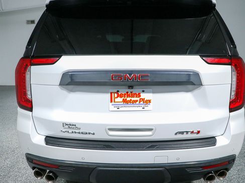 Used 2024 GMC Yukon AT4 AWD/4WD image 8