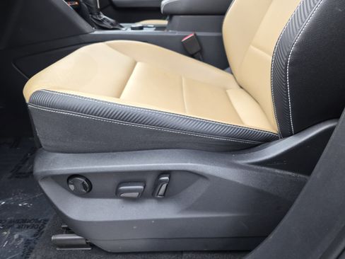 Certified 2023 Volkswagen Atlas Cross Sport SE w/ Black Wheel Package image 27