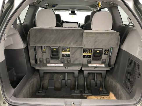 Used 2018 Toyota Sienna LE AWD/4WD image 23