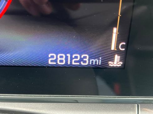 Used 2024 Chevrolet Trax ACTIV w/ Driver Confidence Package image 2