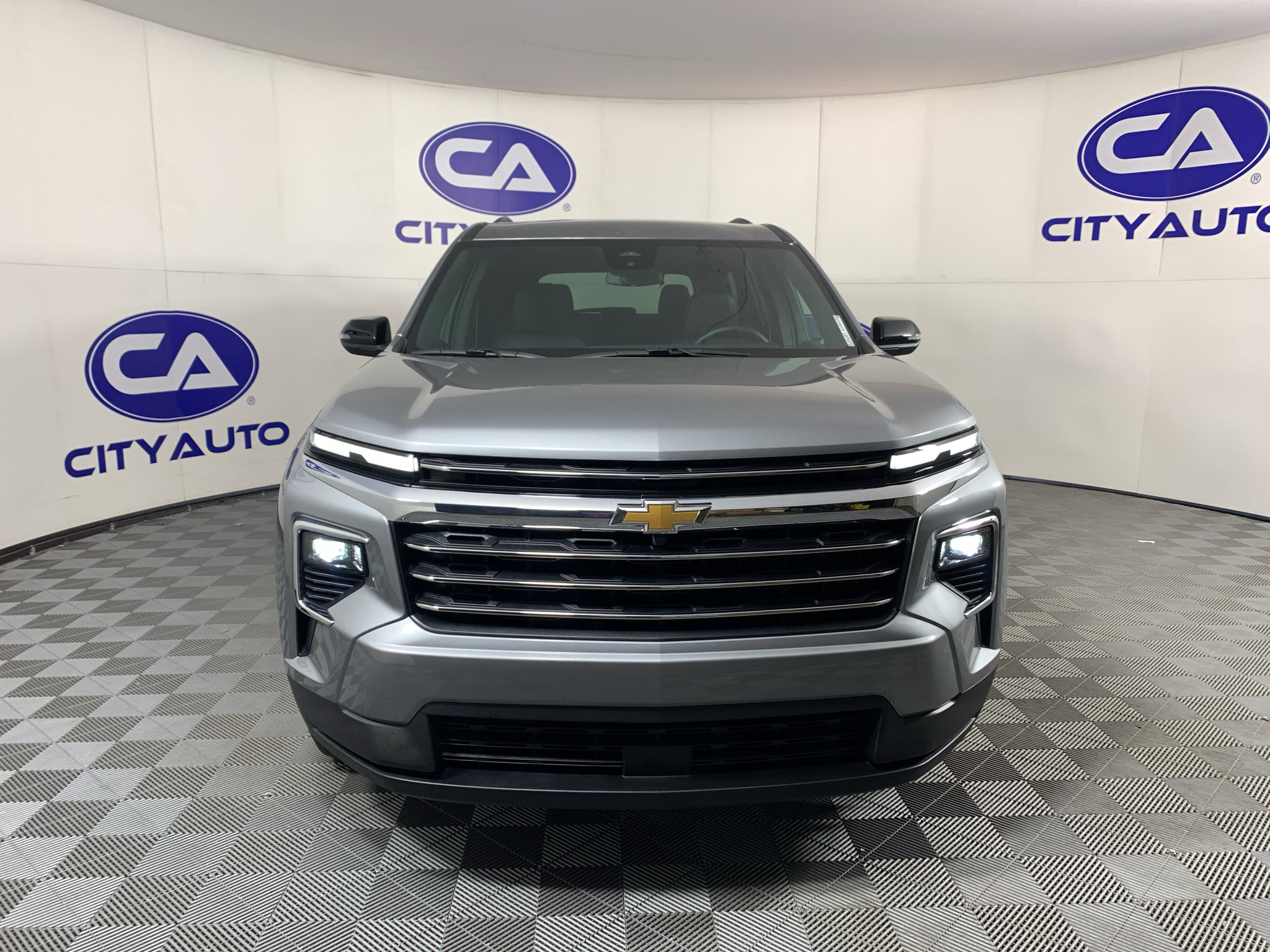 Used 2026 Chevrolet Traverse LT FWD image 9